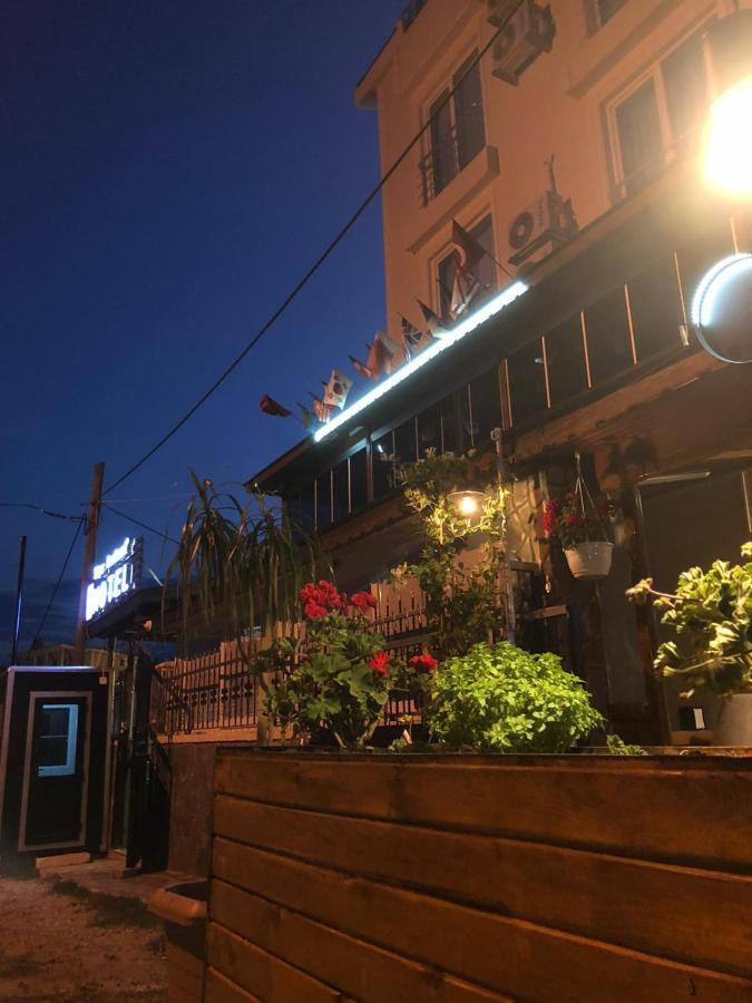Silver Continent Hostel Silivri Exterior photo